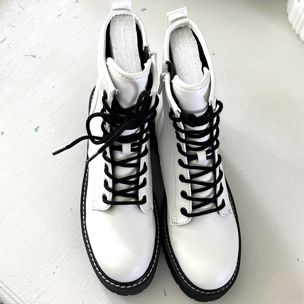 White Madden Girl boots, NEW, faux leather